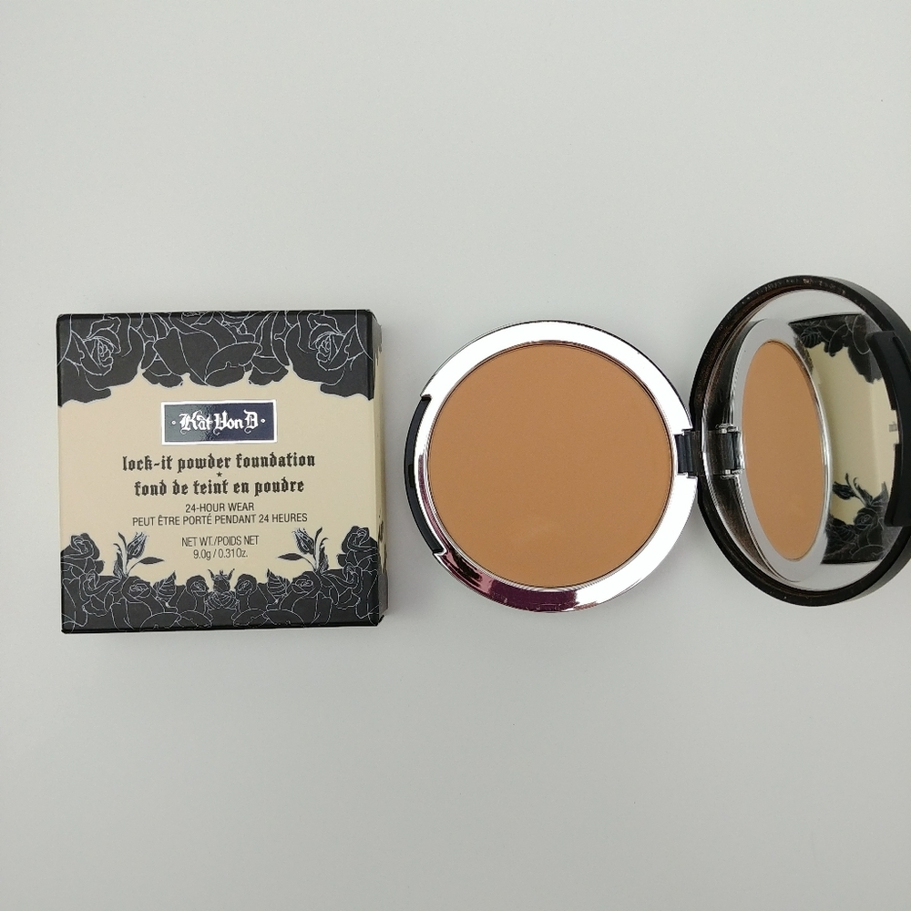 Kat Von D Lock-It Powder Foundation Medium 64 - Picture 3 of 7